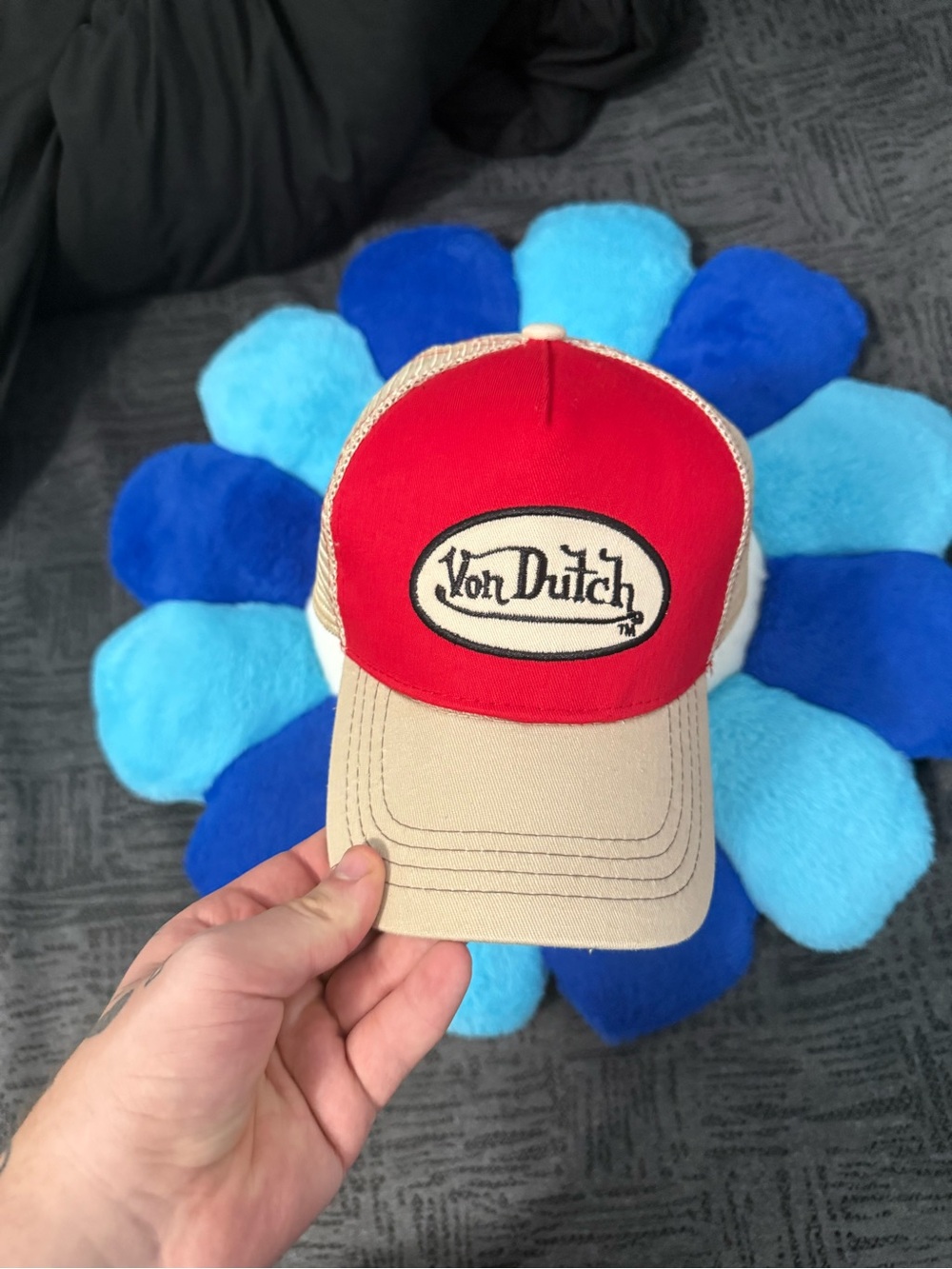 Von Dutch hat
